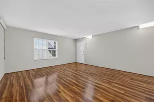 910 Duncan Ln, Austin, TX 78705 - Photo 5