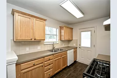 411 Delmar Avenue, Austin, TX 78752 - Photo 13