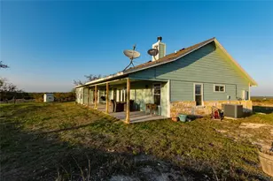 220 Three Creeks Dr, Bertram, TX 78605 - Photo 33