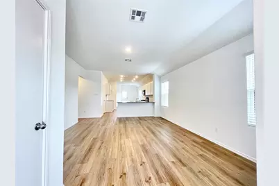 305 Milliner Loop, Hutto, TX 78634 - Photo 5