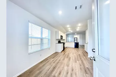 305 Milliner Loop, Hutto, TX 78634 - Photo 11