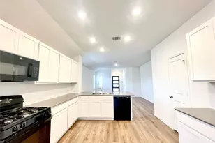 305 Milliner Loop, Hutto, TX 78634 - Photo 17