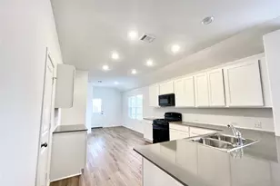 305 Milliner Loop, Hutto, TX 78634 - Photo 15