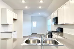 305 Milliner Loop, Hutto, TX 78634 - Photo 15