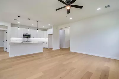107 Keahi Court, Bastrop, TX 78602 - Photo 11