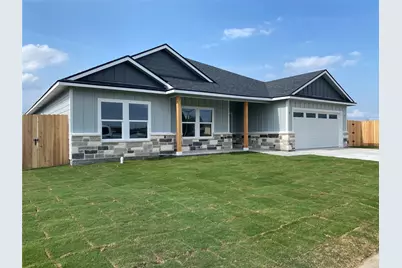 605 Cactus Street, Giddings, TX 78942 - Photo 3