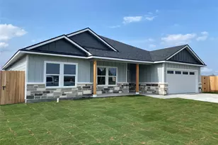 605 Cactus St, Giddings, TX 78942 - Photo 1