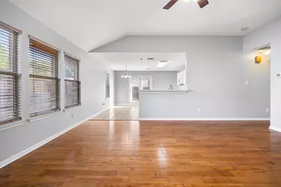 121 Primrose Boulevard, Kyle, TX 78640 - Photo 7