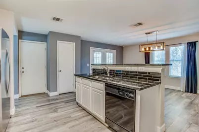 7113 Encanto Trail, Austin, TX 78744 - Photo 11