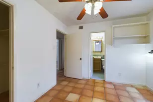 803 W 28th St, Austin, TX 78705 - Photo 13