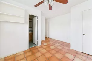 803 W 28th St, Austin, TX 78705 - Photo 9