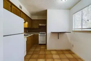 803 W 28th St, Austin, TX 78705 - Photo 5