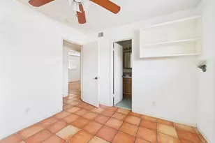 803 W 28th St, Austin, TX 78705 - Photo 11
