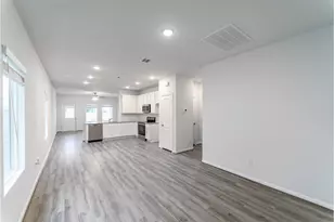 729 Barbary Coast Ln, Jarrell, TX 76537 - Photo 5