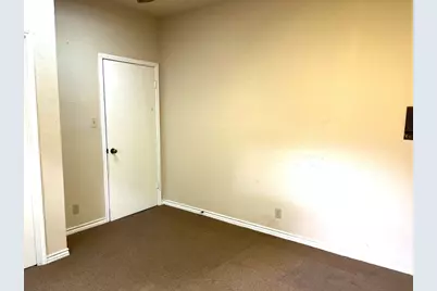 1915 S Austin Ave #110, 111, 112, Georgetown, TX 78626 - Photo 17