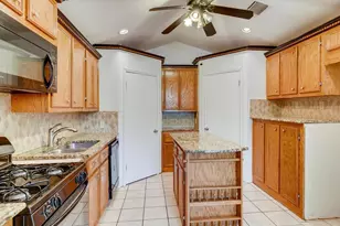 6203 Felix Ave, Austin, TX 78741 - Photo 7