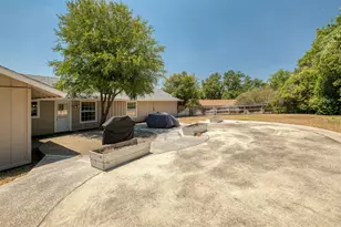 1208 Country Club Rd, Georgetown, TX 78628 - Photo 25
