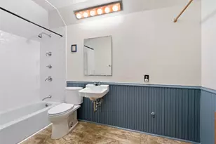 1010 Willow St, Austin, TX 78702 - Photo 7