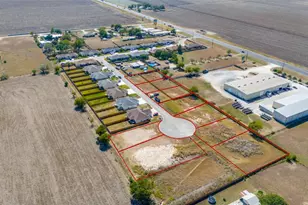 335 Navarro Wy, Seguin, TX 78155 - Photo 7