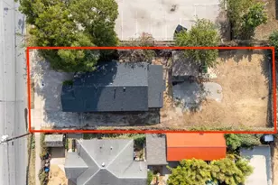 2703 E Cesar Chavez St, Austin, TX 78702 - Photo 5