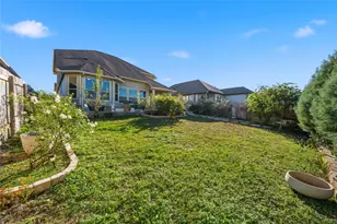 134 Finley St, Hutto, TX 78634 - Photo 37