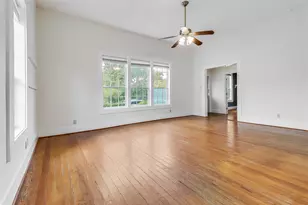 609 W 35th St, Austin, TX 78705 - Photo 3