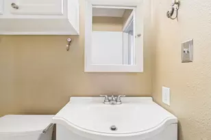 910 Duncan Ln, Austin, TX 78705 - Photo 23