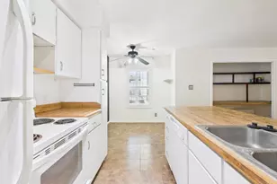 910 Duncan Ln, Austin, TX 78705 - Photo 21