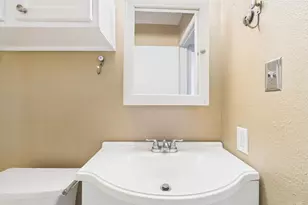 910 Duncan Ln, Austin, TX 78705 - Photo 23