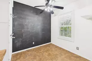 910 Duncan Ln, Austin, TX 78705 - Photo 15