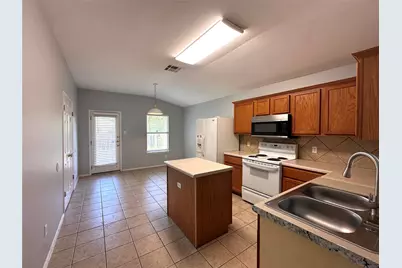 202 Lucky Clover Lane, Hutto, TX 78634 - Photo 7