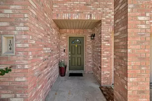 104 N Sumac Ln, Georgetown, TX 78633 - Photo 5