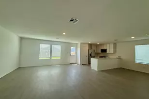 128 Ghost Stories Wy, Hutto, TX 78634 - Photo 3