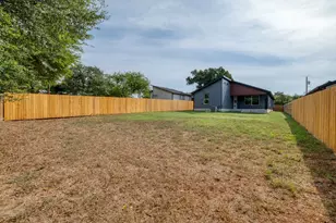 202 Washington St, Elgin, TX 78621 - Photo 25