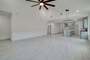 202 Washington St, Elgin, TX 78621 - Photo 11