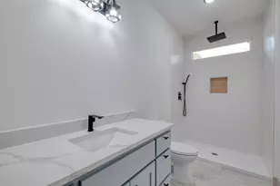 202 Washington St, Elgin, TX 78621 - Photo 21