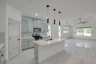 202 Washington St, Elgin, TX 78621 - Photo 5