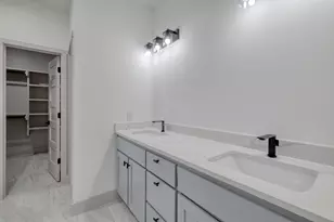 202 Washington St, Elgin, TX 78621 - Photo 15