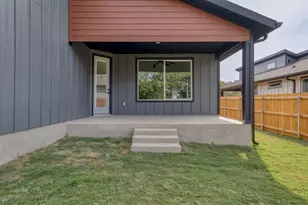 202 Washington St, Elgin, TX 78621 - Photo 25