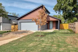202 Washington St, Elgin, TX 78621 - Photo 3