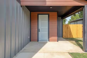 202 Washington St, Elgin, TX 78621 - Photo 5