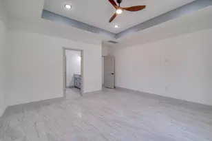 202 Washington St, Elgin, TX 78621 - Photo 13