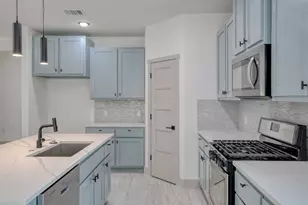 202 Washington St, Elgin, TX 78621 - Photo 7