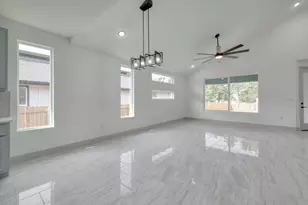 202 Washington St, Elgin, TX 78621 - Photo 9