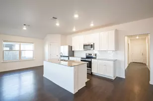 608 Double Vision Rd, Jarrell, TX 76537 - Photo 11