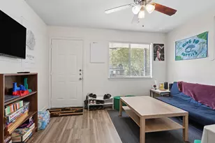 1010 W 23rd St, Austin, TX 78705 - Photo 3