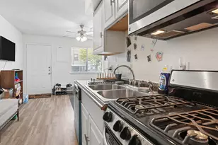1010 W 23rd St, Austin, TX 78705 - Photo 13