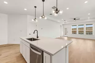 526 Rubber Tree Wy, Buda, TX 78610 - Photo 5