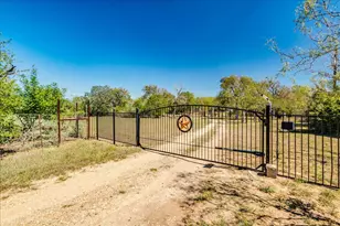 659 Fox Ln, Lockhart, TX 78644 - Photo 29
