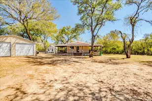 659 Fox Ln, Lockhart, TX 78644 - Photo 5